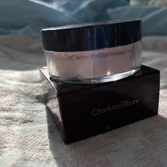 Charlotte Tilbury Magic Powder Under Eyes and Face - Picture 2 of 2